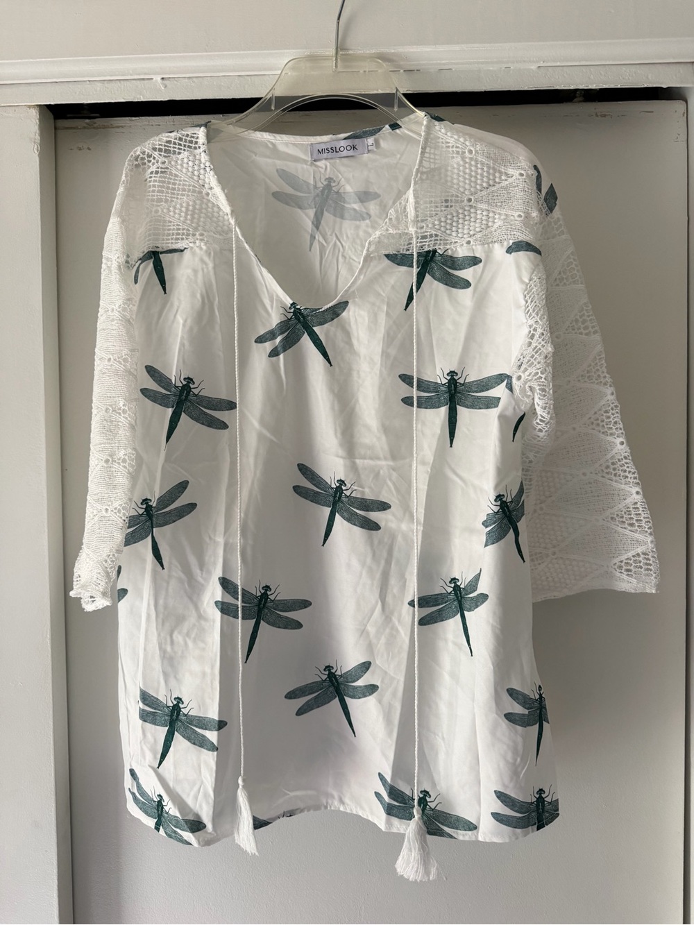 MISSLOOK White V-Neck Dragonfly Print Tunic with Lace Sleeves